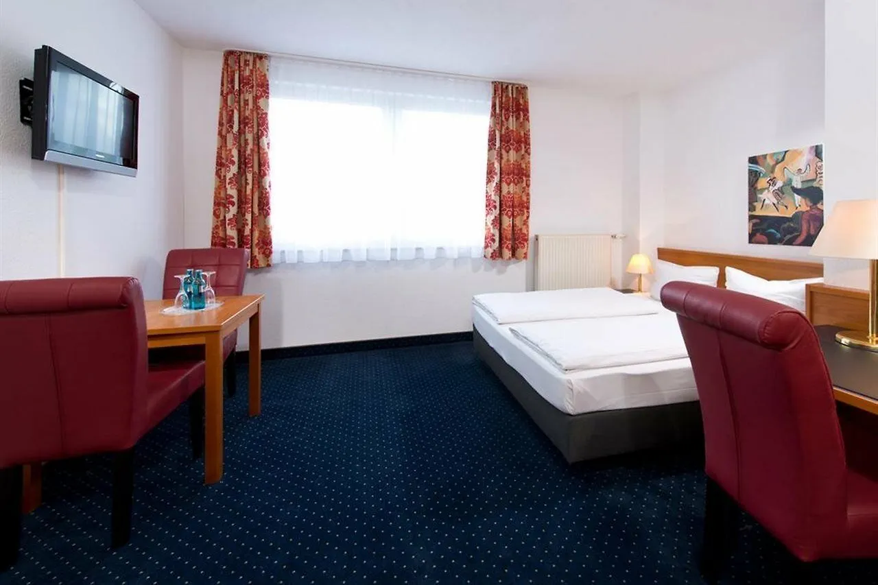 Achat Hotel Stuttgart Zuffenhausen Germania